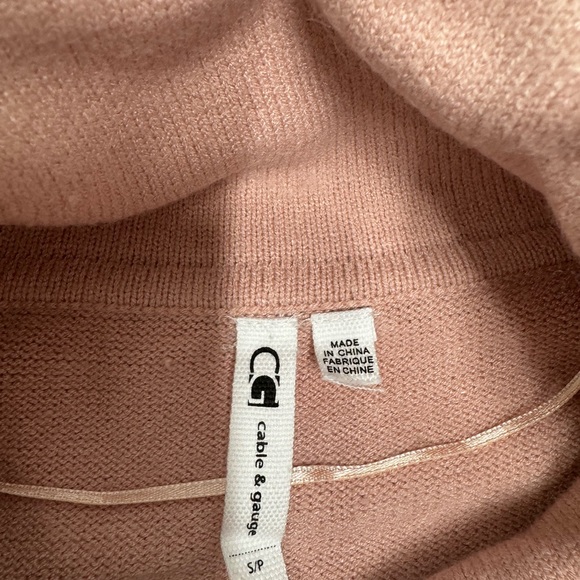 Cable & Gauge Cowl Neck Sweater Soft Pink Kangaroo Pocket Size Small Petite - Picture 8 of 9